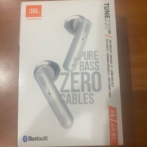 JBL Tune 220TWS Silver On-Ear Headphones